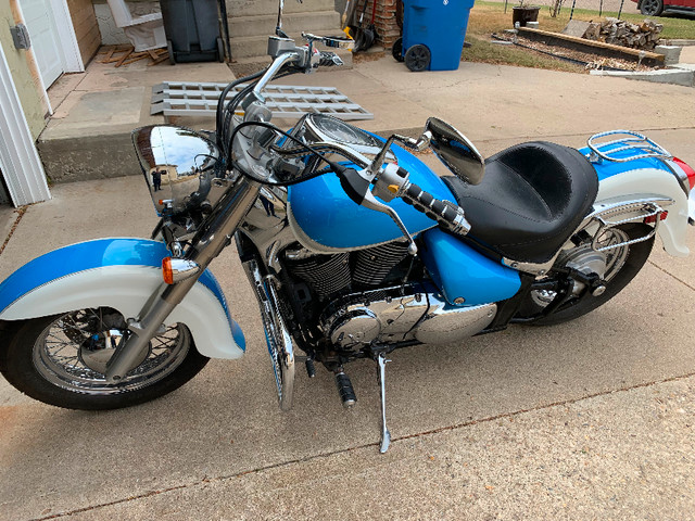 Beautiful 2009 Suzuki C50 in Street, Cruisers & Choppers in Medicine Hat