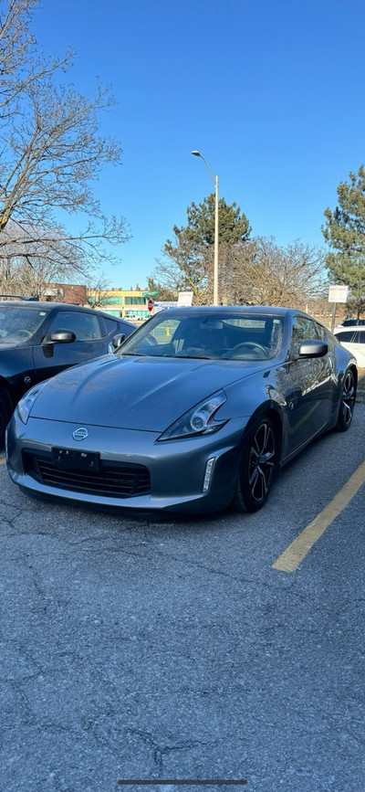 Nissan 370z Sport - Manual Transmission 