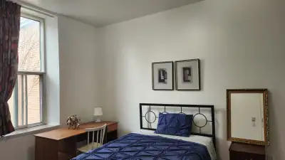 Belle chambre meublée avec salle de bain privé– Berri-UQAM | 760 $ tout inclus • Disponible : des le...