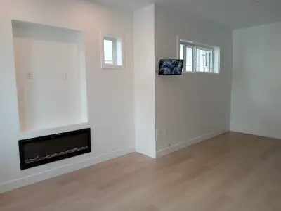 Near new 4 bed 3.5 bath duplex in East Vancouver