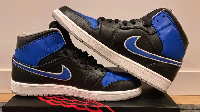 Jordan 1 Retro MidGame Royal in Men's Shoes in Markham / York Region - Image 6