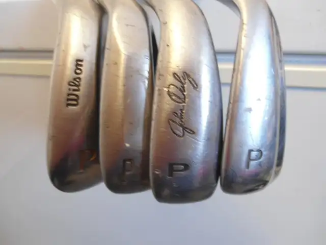 FOUR RIGHT HANDED GOLF PITCHING WEDGES  2 in Golf in Sudbury - Image 2