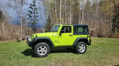 2013 jeep wrangler jk sport. 188,000kms Rare Gecko Green paint. 3.6ltr 6 speed manual. 13,500lb winc...