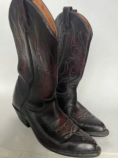 Women’s Cowboy Boots Leather sz 4 made in Canada, View more