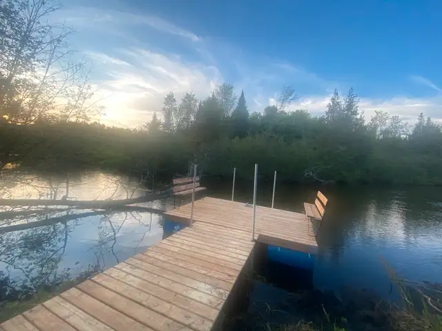 Le Petit Chalet Rouge - Enjoy amazing sun rises and sunsets in Quebec in Canada - Image 13