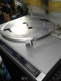 L A100 turntable