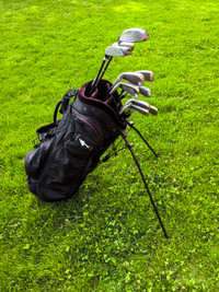 Man Golfs Club Set Right Handed with Stand Golf Bag
