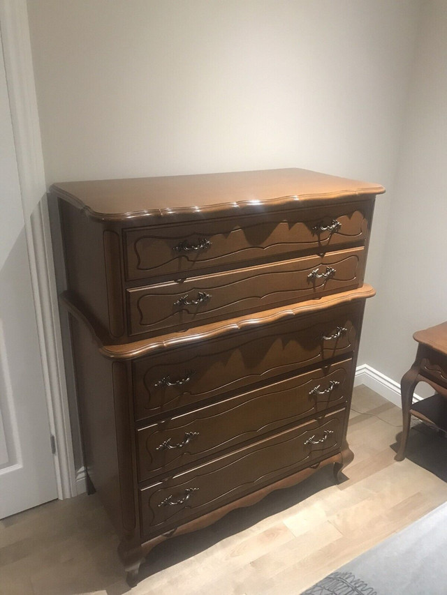 Mobiliers de chambre style provincial français dans Commodes et armoires  à Ville de Québec
