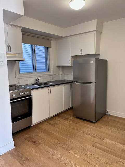 Grand 2 1/2 tout inclus Villeray metro Jean-Talon