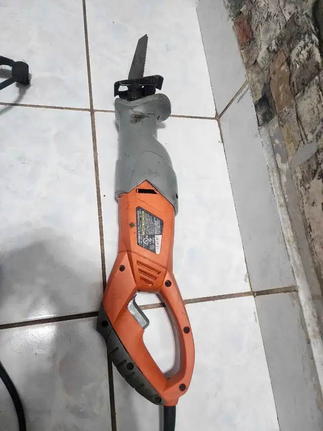 Certified Reciprocating Saw in Power Tools in Oakville / Halton Region - Image 3