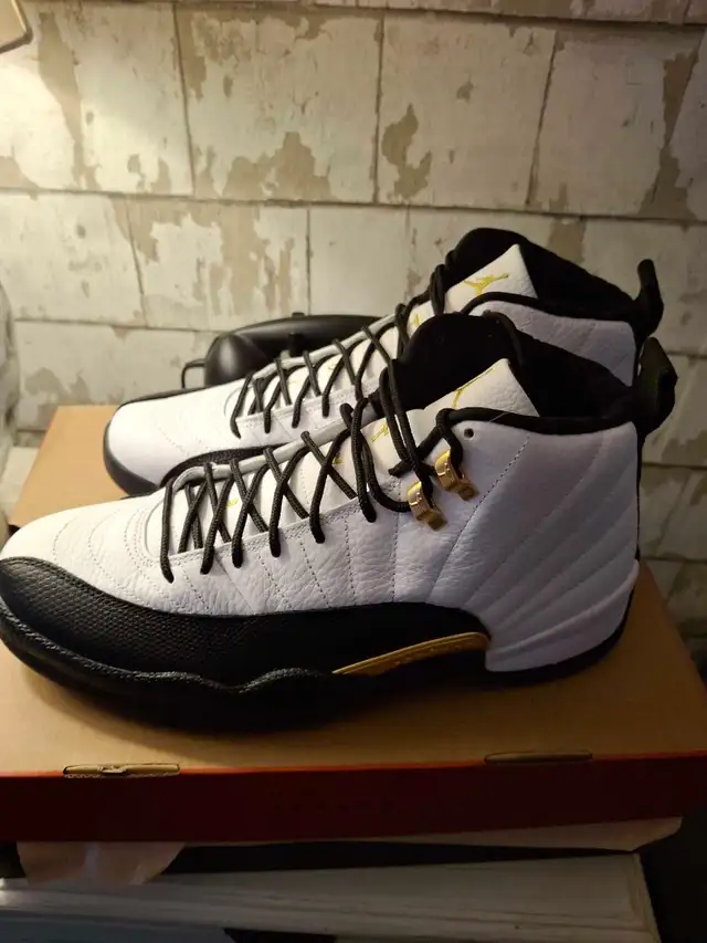 Jordan 12 retro royalty taxi. in Men's Shoes in Oshawa / Durham Region - Image 5