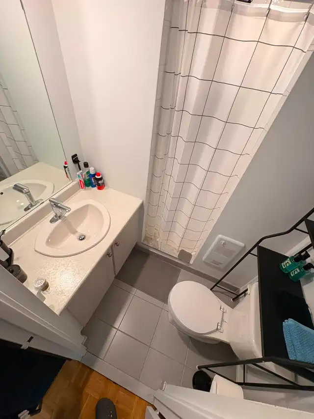 Lease transfer: Apartment 5½ condo in Longueuil– $2,054 rent