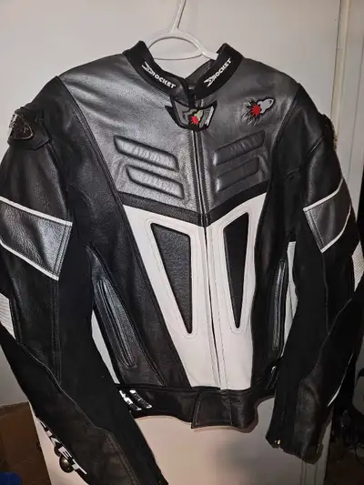 JOE ROCKET LEATHER MOTORCYCLE JACKET MENS SIZE 48, View more