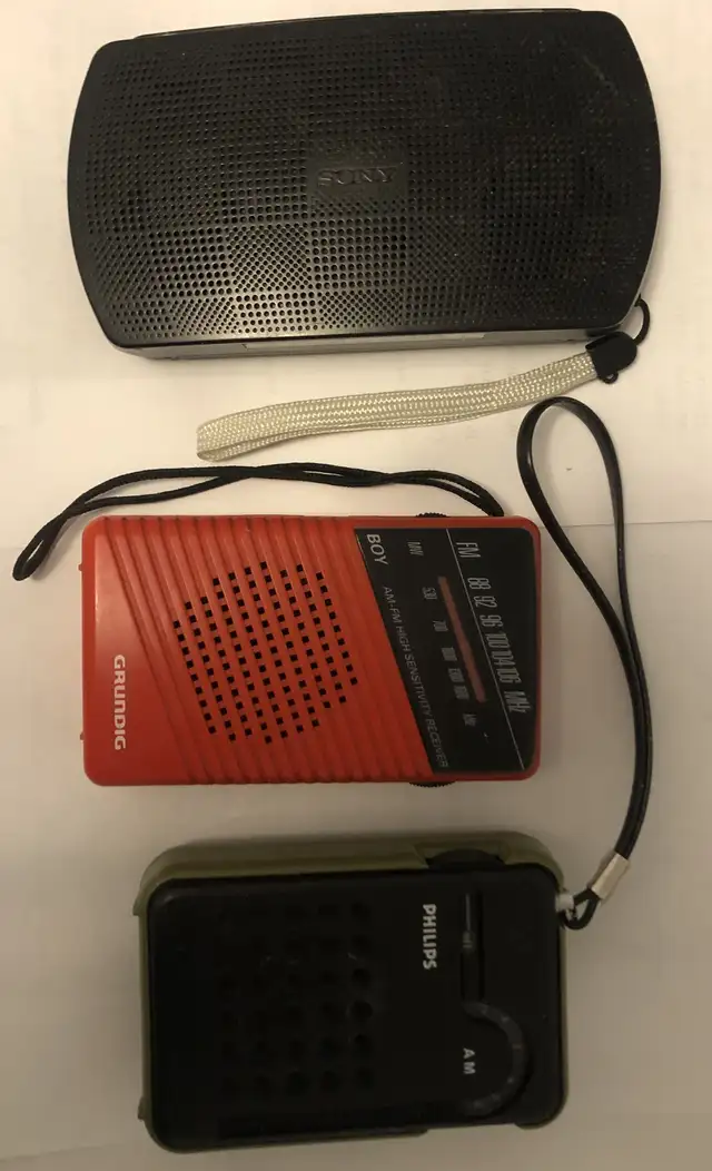 PHILIPS 90 RL 47 AM Pocket Radio Tactical in General Electronics in City of Toronto - Image 6