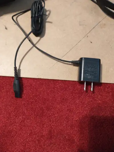GENUINE PHILIPS CHARGER FOR RECHARGEABLE SHAVER. 15V 5.4W. NO PHONE CALLS -TEXT OR EMAIL ONLY
