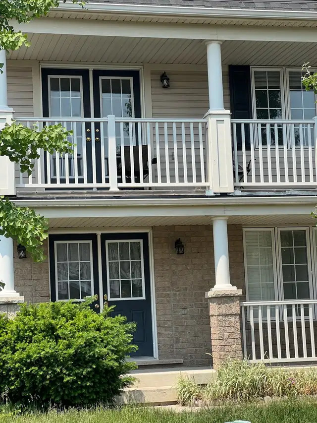 Roommate Pvt Upstairs in House $600