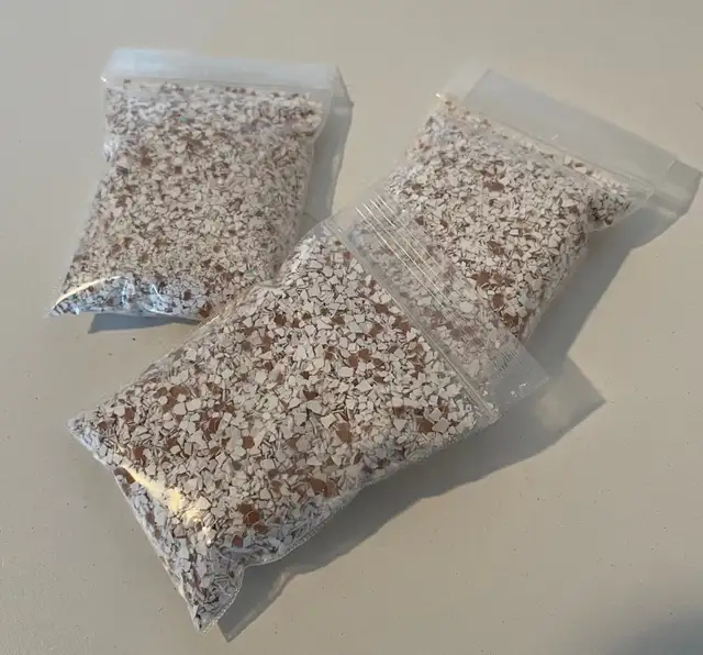 Calcium pour vos plantes. / for your plants in Plants, Fertilizer & Soil in City of Montréal - Image 2