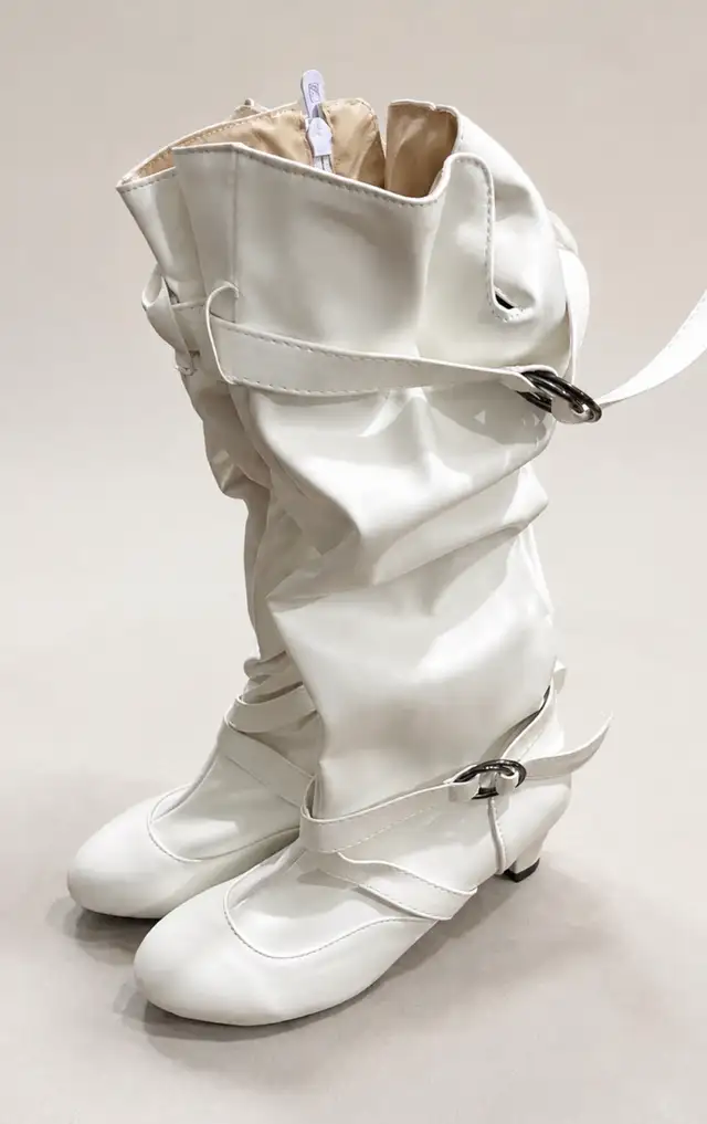 White Slouchy Knee High Boots-Size 10.5 in Women's - Shoes in Mississauga / Peel Region - Image 4
