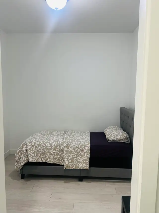 1 Bedroom plus den apartment in Other in Delta/Surrey/Langley - Image 8