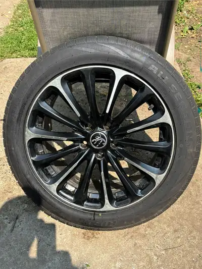 These are used 18-inch Scorpion wheels and tires, perfect for 2010-2016 Hyundai Genesis models, offe...