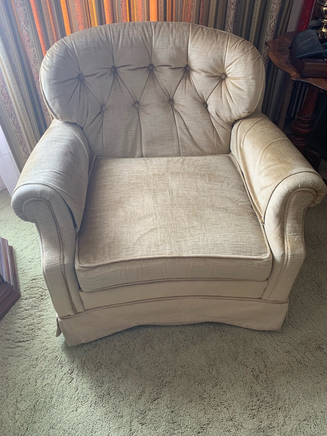 Couch with matching chair in Couches & Futons in Medicine Hat - Image 3