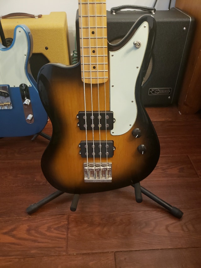 Fender Reverse Jaguar Bass Guitars Barrie Kijiji