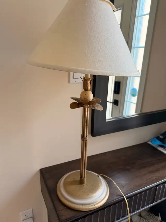 2 Decorative Table Lamp525760211621007361