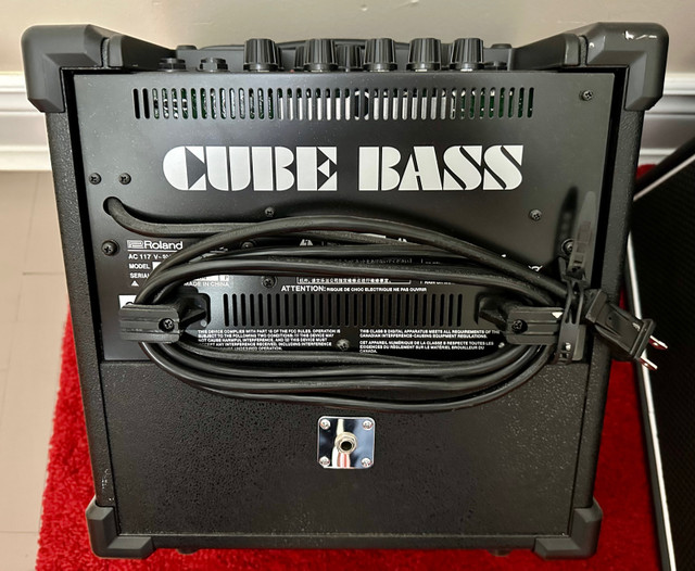 Roland CUBE BASS AMP 20XL in Amps & Pedals in Markham / York Region - Image 3