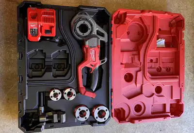 MILWAUKEE 2870-22 M18 FUEL COMPACT PIPE THREADER, View more