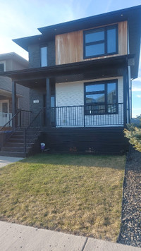 JUNE 1st:3 bedroom House (Upper Level) in Evergreen, Saskatoon,