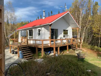 Belle occasion d’acquérir un chalet hors zec sur les terres publiques du Tno des Monts Valin. Chalet...