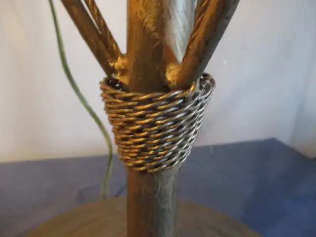 VINTAGE ART DECO STYLE FLOOR LAMP WITH SHADE-BUDDING FLOWERS! in Arts & Collectibles in Laval / North Shore - Image 6