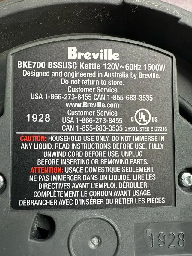 Breville kettle in Coffee Makers in Markham / York Region - Image 4