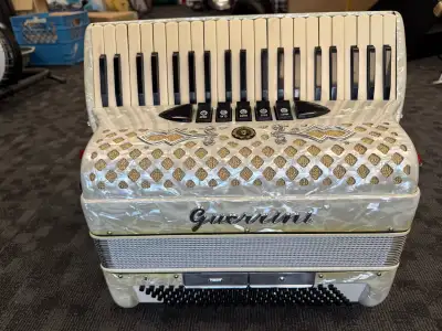 Guerrini Ladies Size Accordion, View more