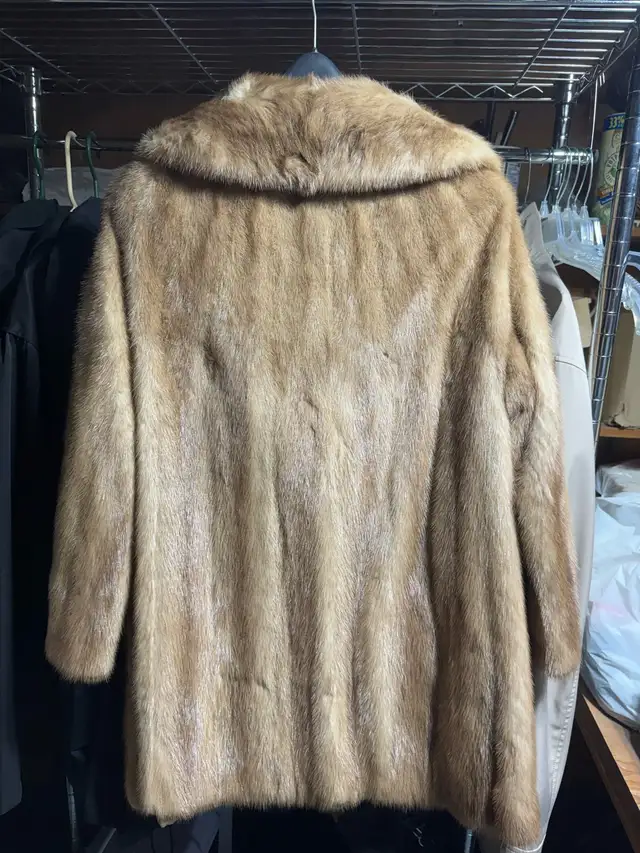 Authentic Vintage Mink Fur Coat in Women's - Tops & Outerwear in Hamilton - Image 3