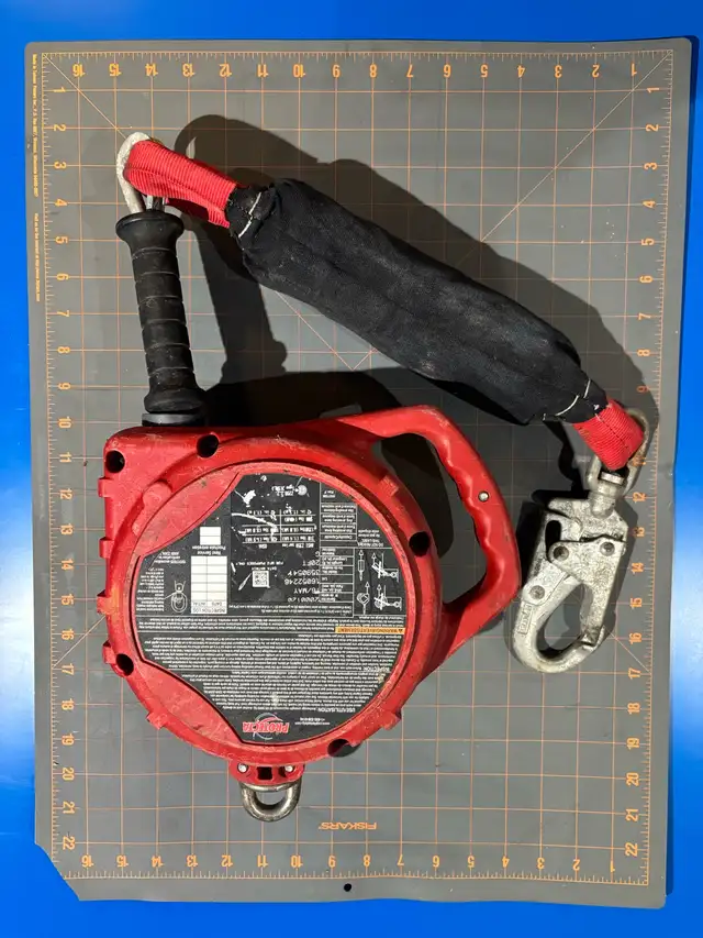 Protecta Rebel Self Retracting Lifeline 3590541 20FT in Ladders & Scaffolding in Oakville / Halton Region - Image 3