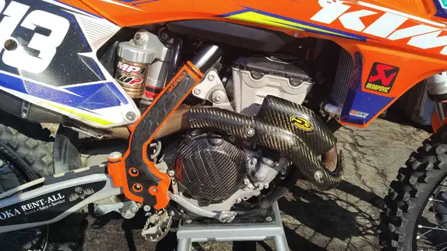 2017 KTM 350 SX-F in Dirt Bikes & Motocross in North Bay - Image 9