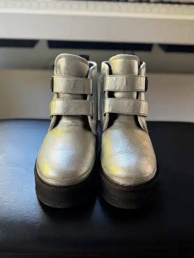 UGG Silver Metallic Leather Boots Youth Girls US 4 / EU36, View more