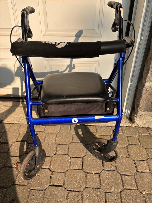 déambulateur Hugo dans Santé et besoins spéciaux  à Ville de Montréal - Image 2