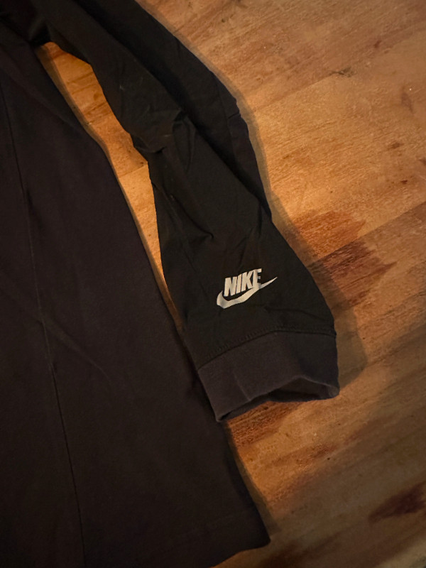 Lot of 2 Nike Dri-Fit Longsleeve Shirts - Toronto Raptors - M in Men's in Markham / York Region - Image 3