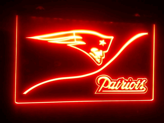 NEW ENGLAND PATROITS 8X12 LED NEON BAR OR MANCAVE SIGN in Arts & Collectibles in Markham / York Region - Image 3