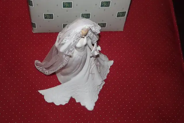 victorian bride music figurine in Arts & Collectibles in Edmonton - Image 6