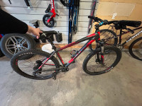 Giant Talon 3 Hardtail Bike Size Medium in Good Used Condition