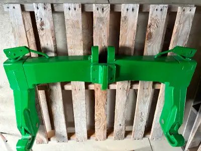 AS NEW JOHN DEERE CAT 3/3N QUICK HITCH (WORTH $3351.00 @ JOHN DEERE PARTS DEPARTMENT), SAVE $1200.00