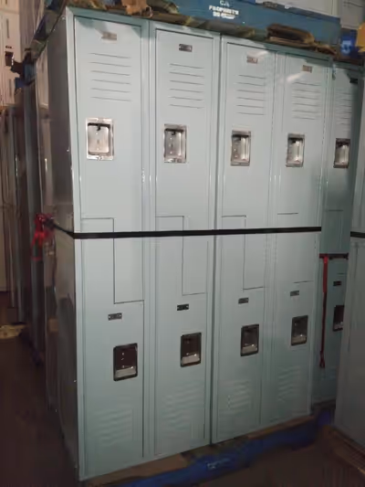 Employee lockers. All configuration available. Please call 647 709 2675. Pluri-Horizons Inc. 1080 fe...