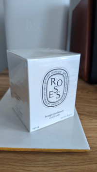 DIPTYQUE - Roses Scented Candle/Bougie Roses