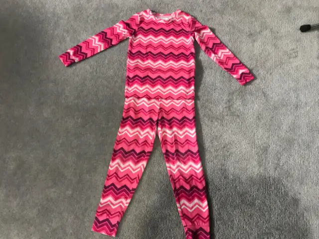 Vêtements variés fille 5 ans, toutes occasions, belle qualité in Kids & Youth in Longueuil / South Shore - Image 4