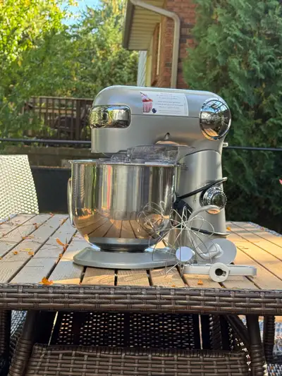 Cuisinart Tilt head stand mixer 5.5 quart, View more