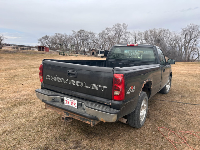 2004 Chevrolet Silverado 1500 in Cars & Trucks in Red Deer - Image 3