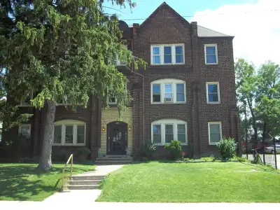 $1200 Large 1 bedroom apt. Jackson Park. Incl. Heat/Water.